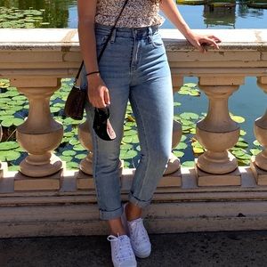 BDG Cropped Girlfriend Jeans